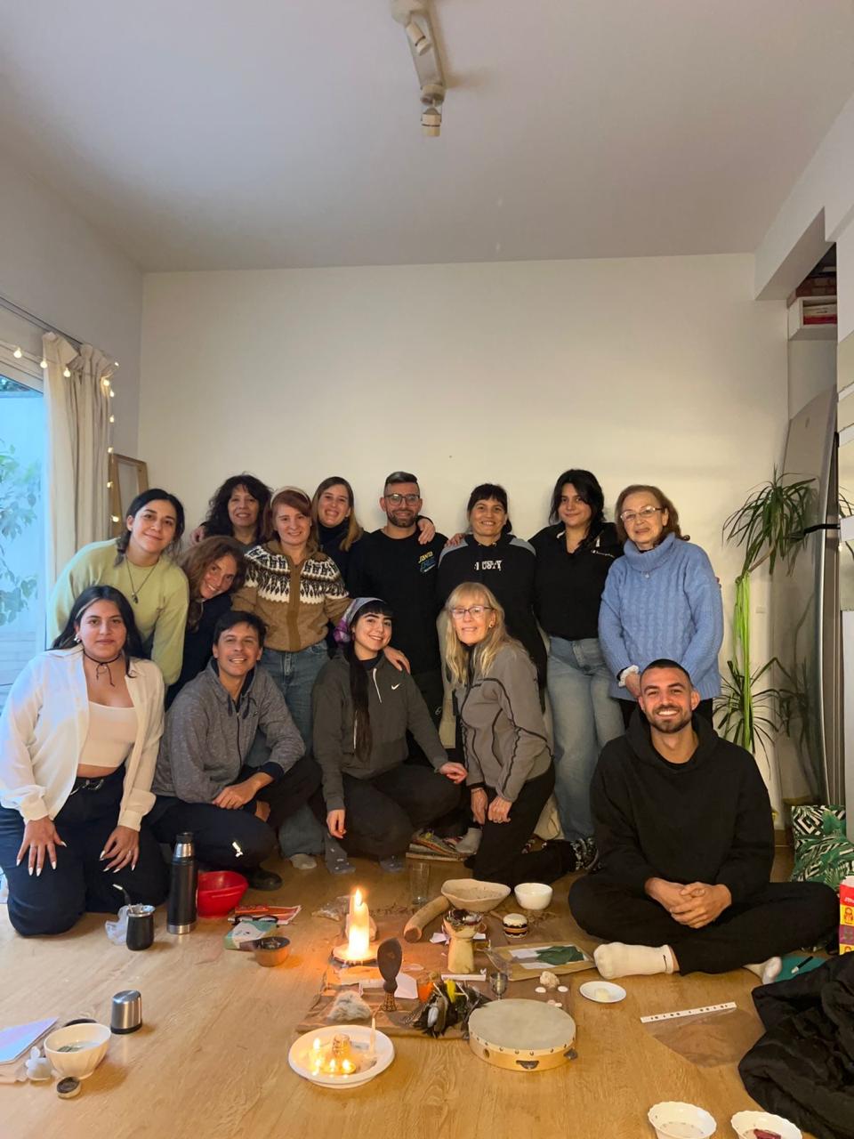 Grupo de mujeres en un encuentro presencial de Rox Experiences